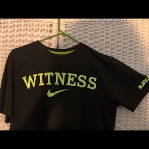 Nike men witness tee Dri- Fit, in good condition